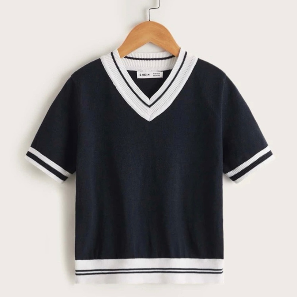 SHEIN Girls V-neck Striped Knit Top